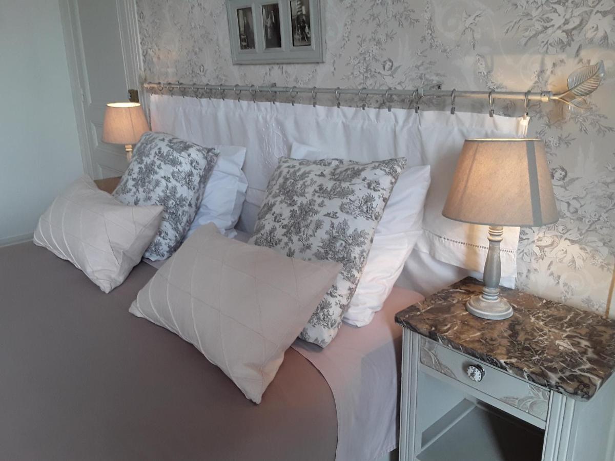 Bed and Breakfast Le Manoir De Crisolles Exterior foto