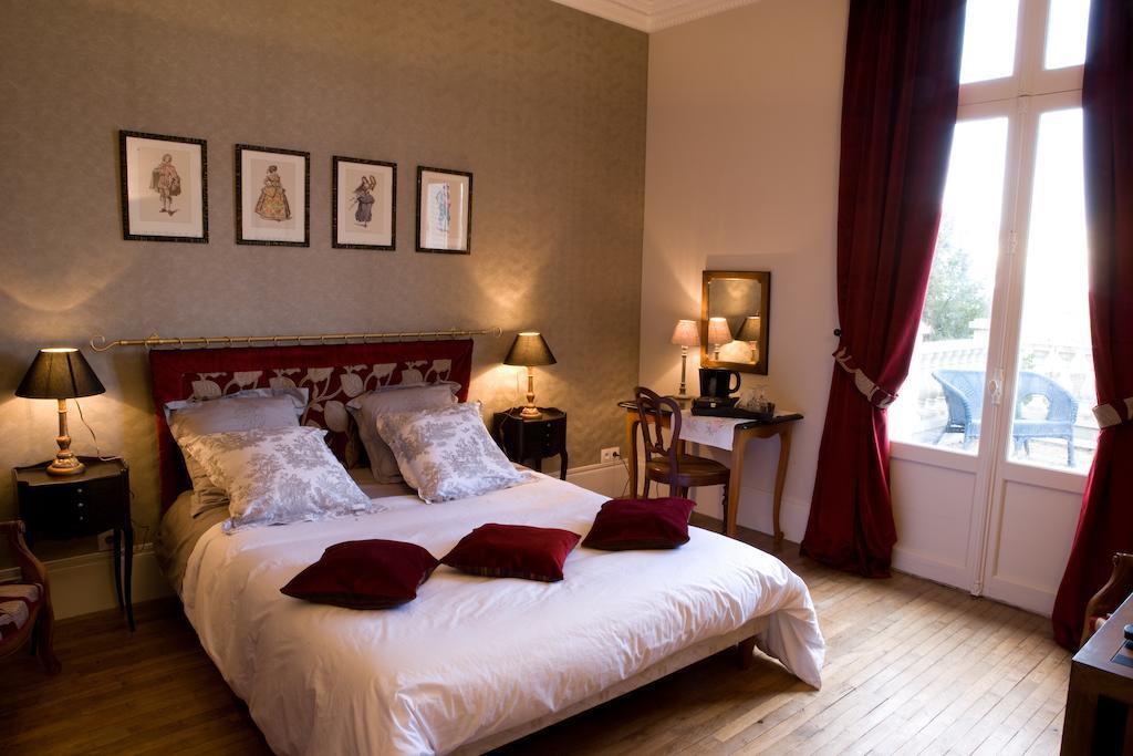 Bed and Breakfast Le Manoir De Crisolles Habitación foto
